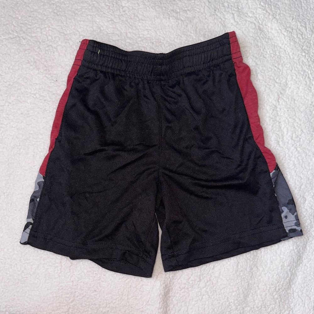 Size 3T basket shorts